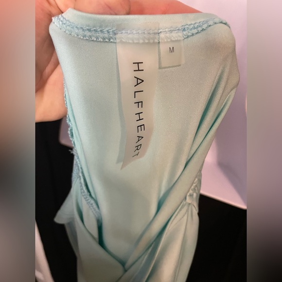 NWOT women’s size M swimsuit cover, long with full split on both sides - Picture 7 of 7